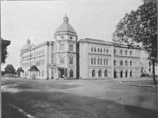 Falkirk Iron Foundries, in nearby Lanarkshire, forged the iron posts of the entrance to the General Accountant's office, now Yangon Division Court